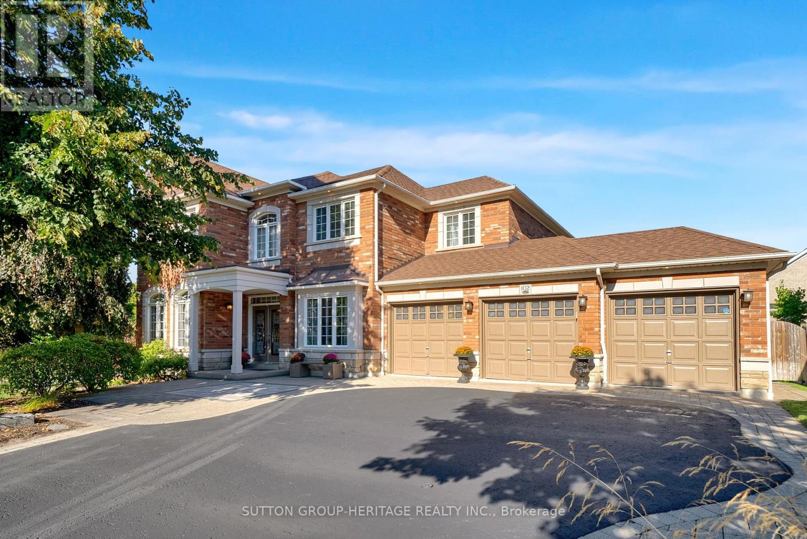 102 Kennett Dr, Whitby, ON L1P 1L5