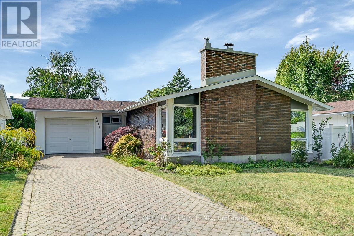 2421 Ogilvie Rd, Ottawa, ON K1J 7N3