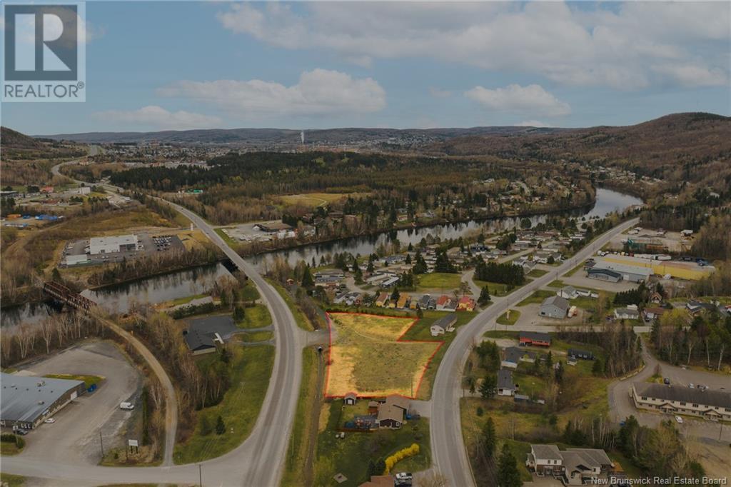 837 Canada Rd, Edmundston, NB E3V 3X1