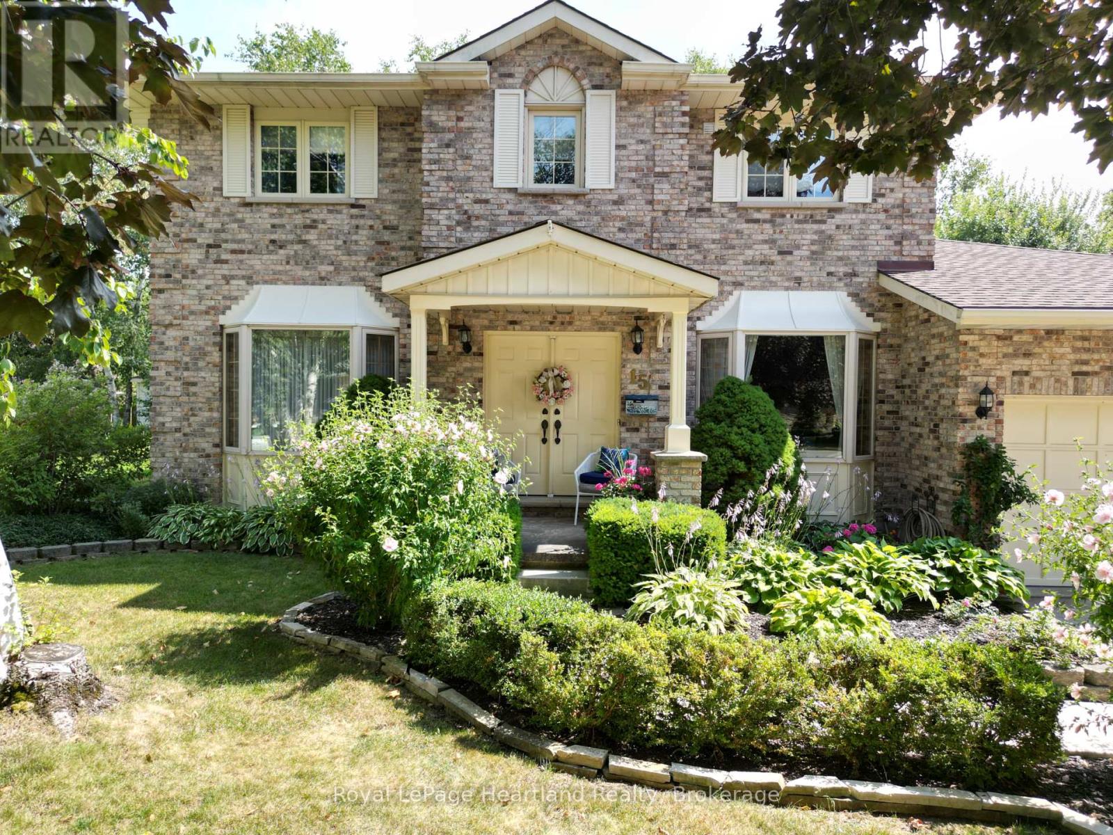 15 Kingscourt Cres, South Huron, ON N0M 1S1