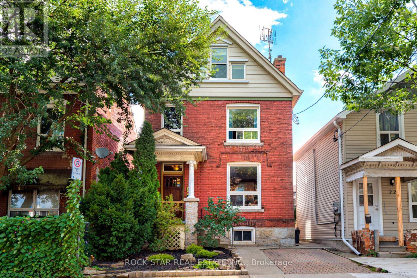 230 Mary St, Hamilton, ON L8L 4W1