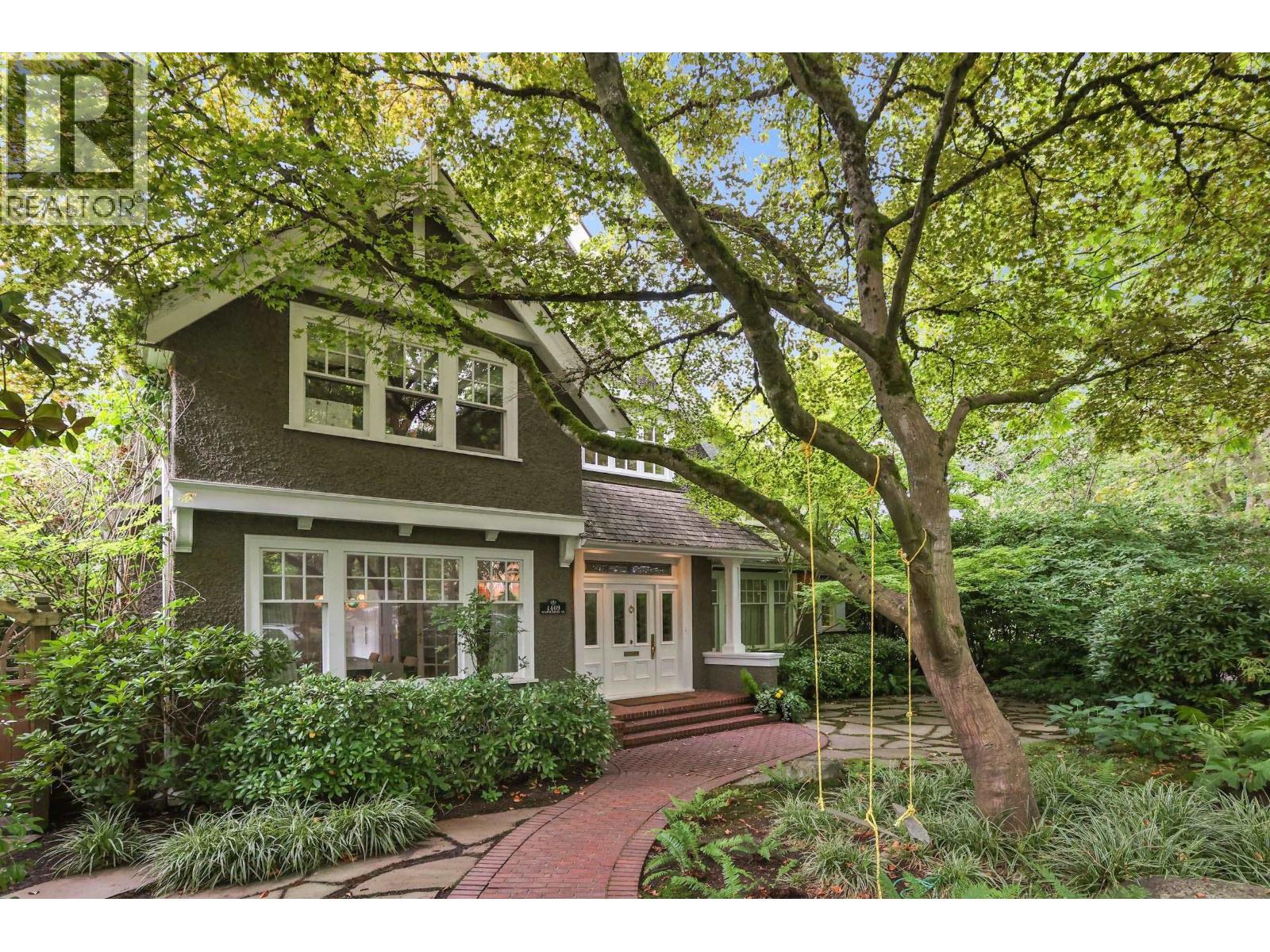 4409 Marguerite St, Vancouver, BC V6J 4G5
