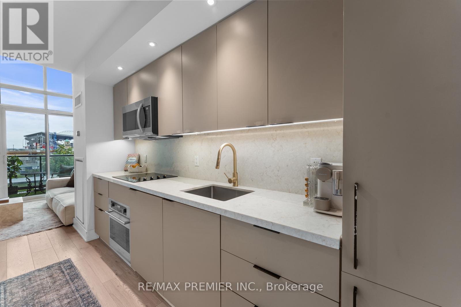301 5 Hanna Ave, Toronto, ON M6K 0B3