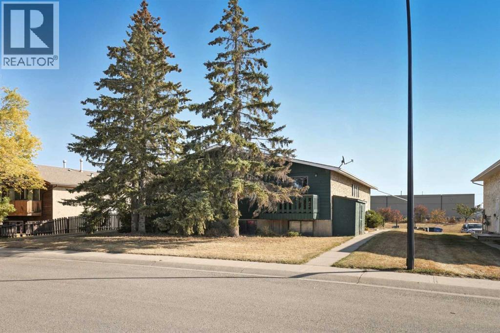 27 Nyberg Ave, Red Deer, AB T4P 1R5