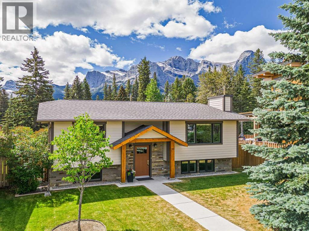 949 13 Street, Canmore, AB T1W 1W4