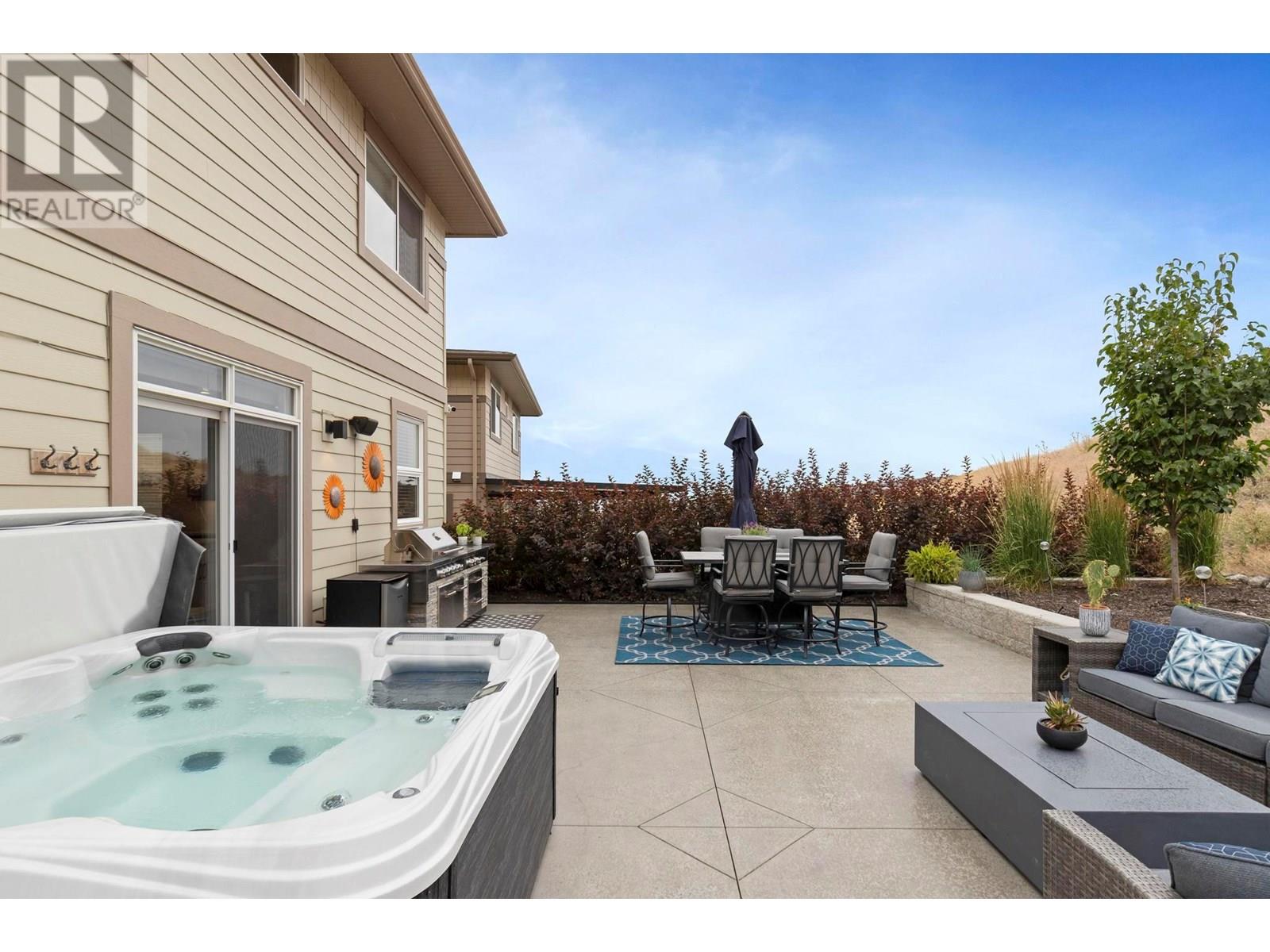 1524 Tower Ranch Dr, Kelowna, BC V1P 1T8
