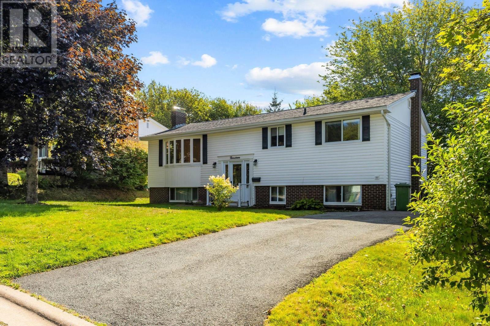 19 Gourok Ave, Halifax, NS B2X 2B1