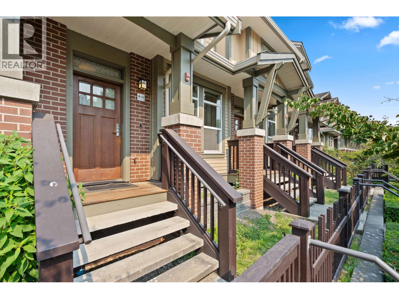 5881 Irmin Street Unit 6, Burnaby, BC V5J 0C5