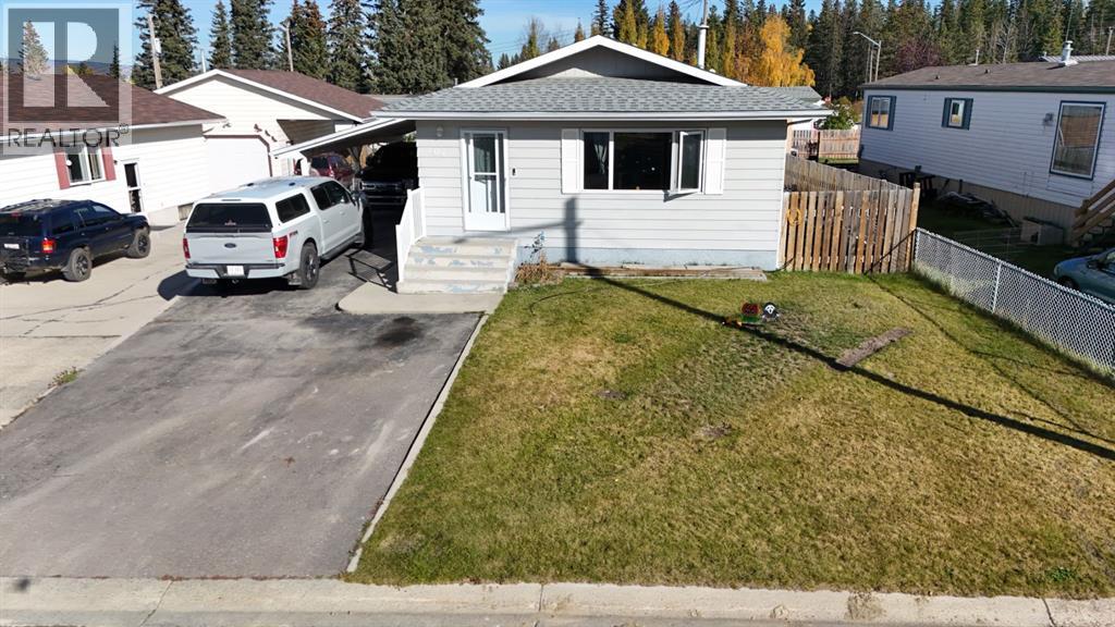 104 Aspen St, Hinton, AB T7V 1M8