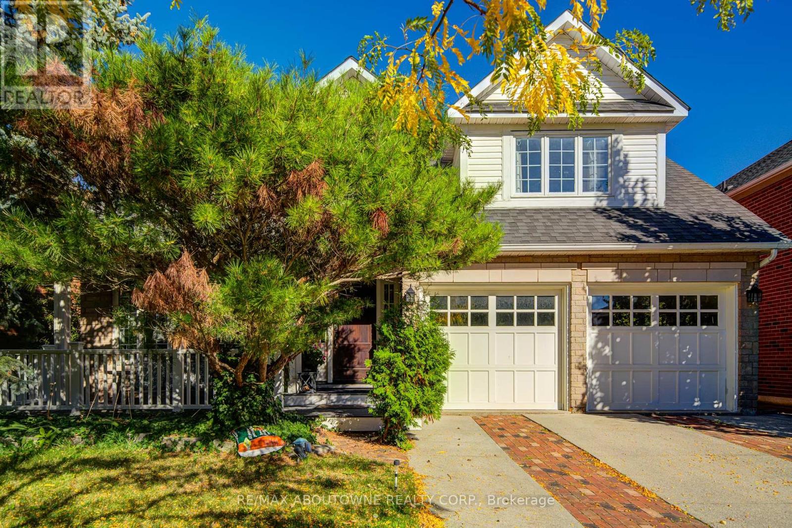 2193 Meadowland Dr, Oakville, ON L6H 6H2