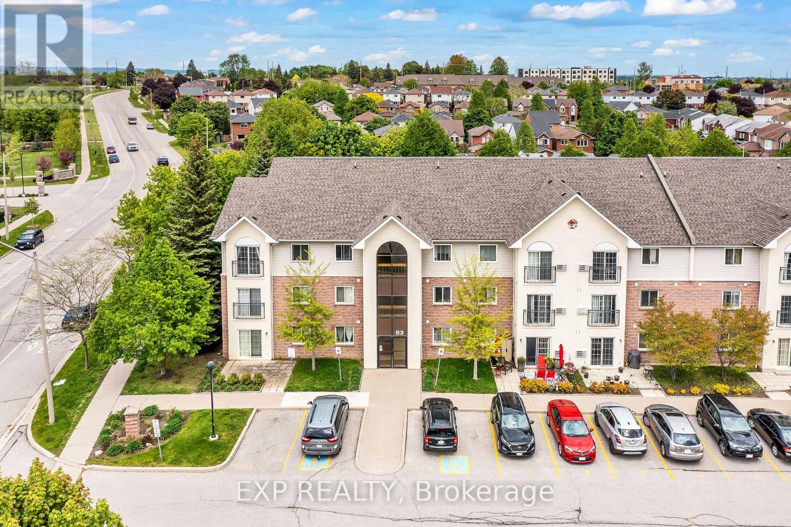 208 83 Aspen Springs Dr, Clarington, ON L1C 5J7