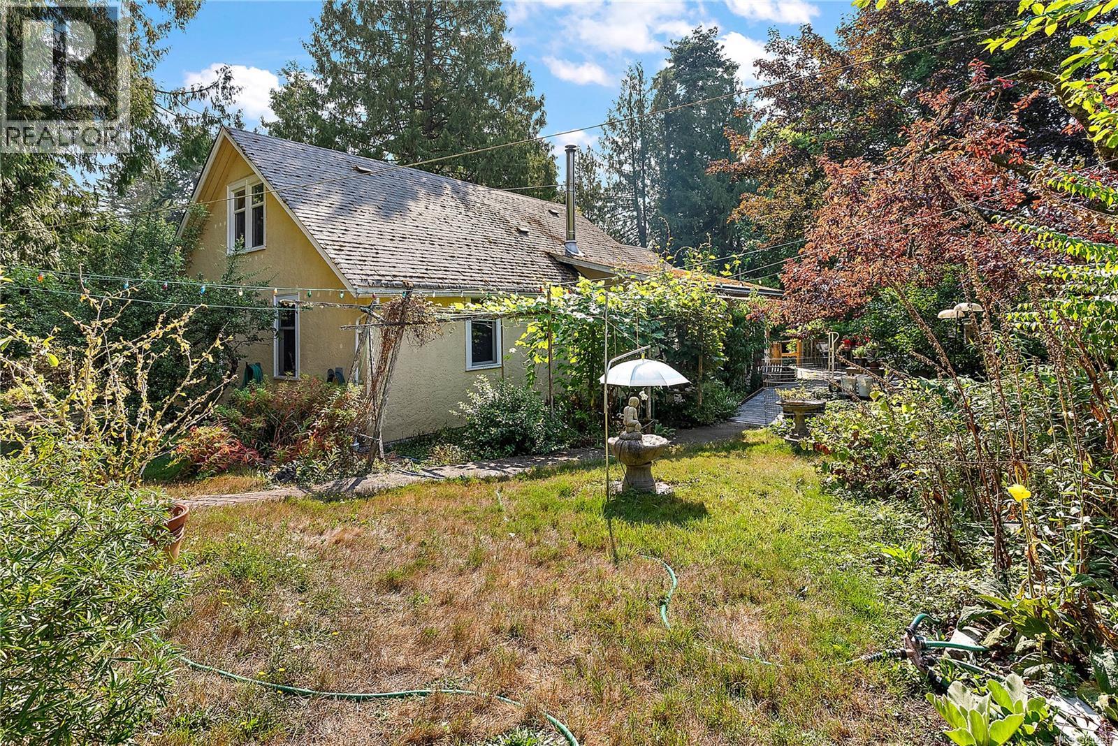 1720 Swartz Bay Rd, North Saanich, BC V8L 5R2