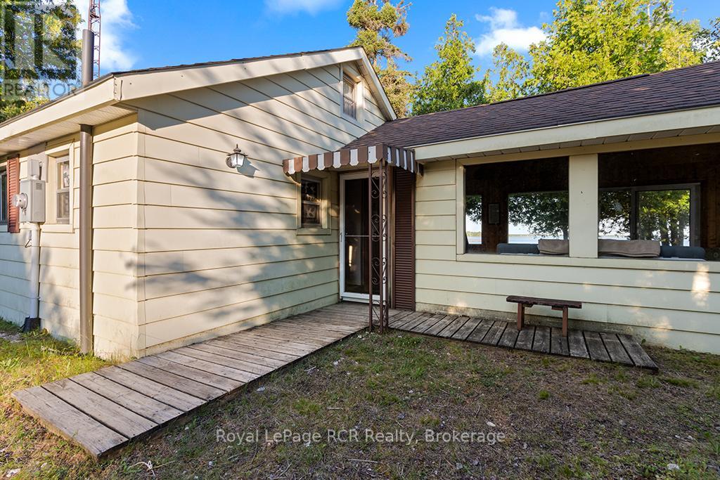 403 Eagle Rd, Northern Bruce Peninsula, ON N0H 2R0