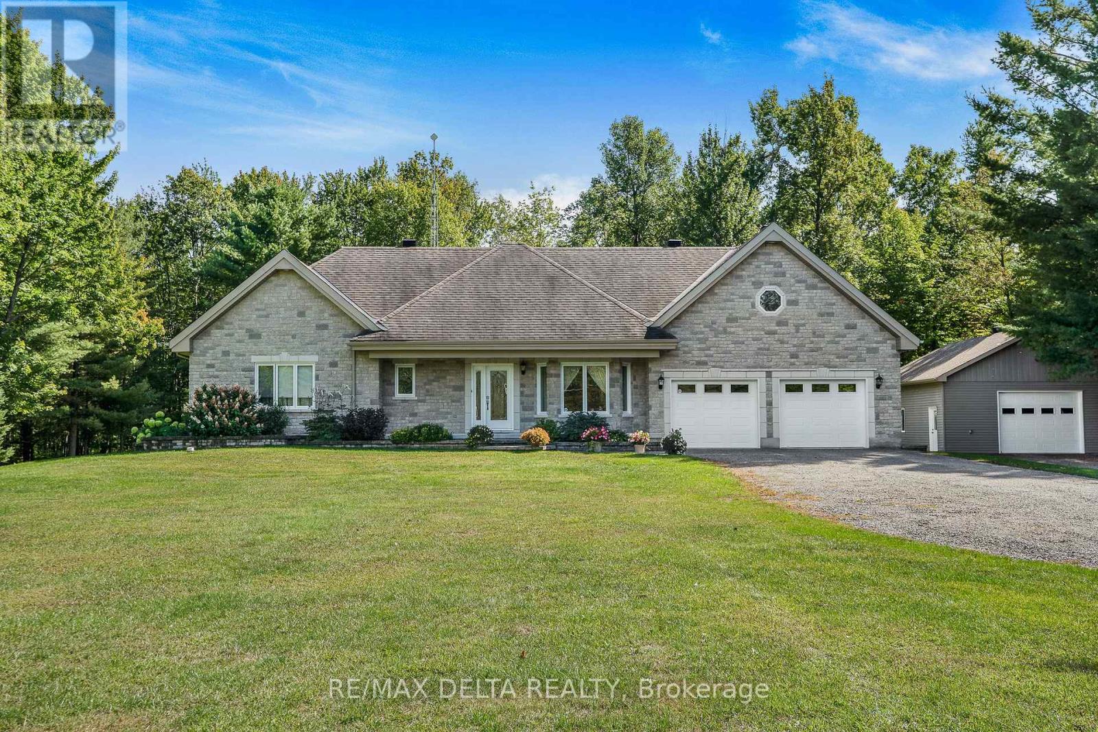 740 Vinette Rd, Clarence-Rockland, ON K0A 2A0