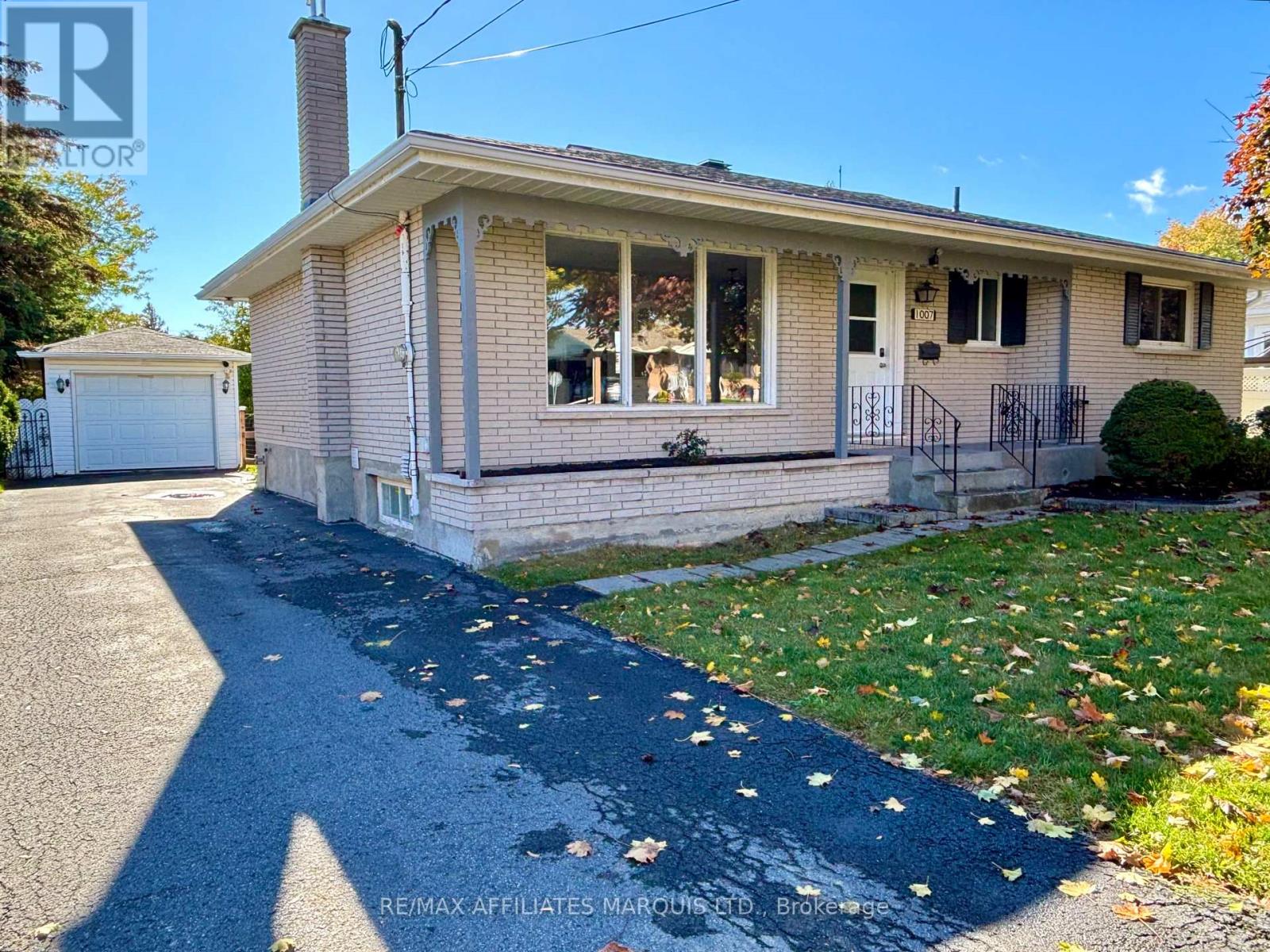 1007 Lasalle Rd, Cornwall, ON K6H 2W2