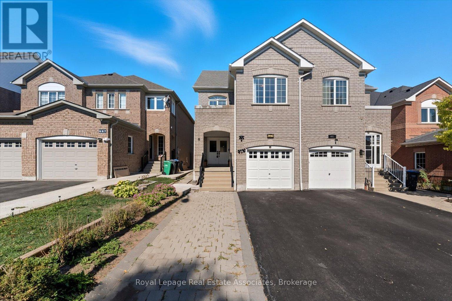 443 Stonetree Ct, Mississauga, ON L5B 4H3
