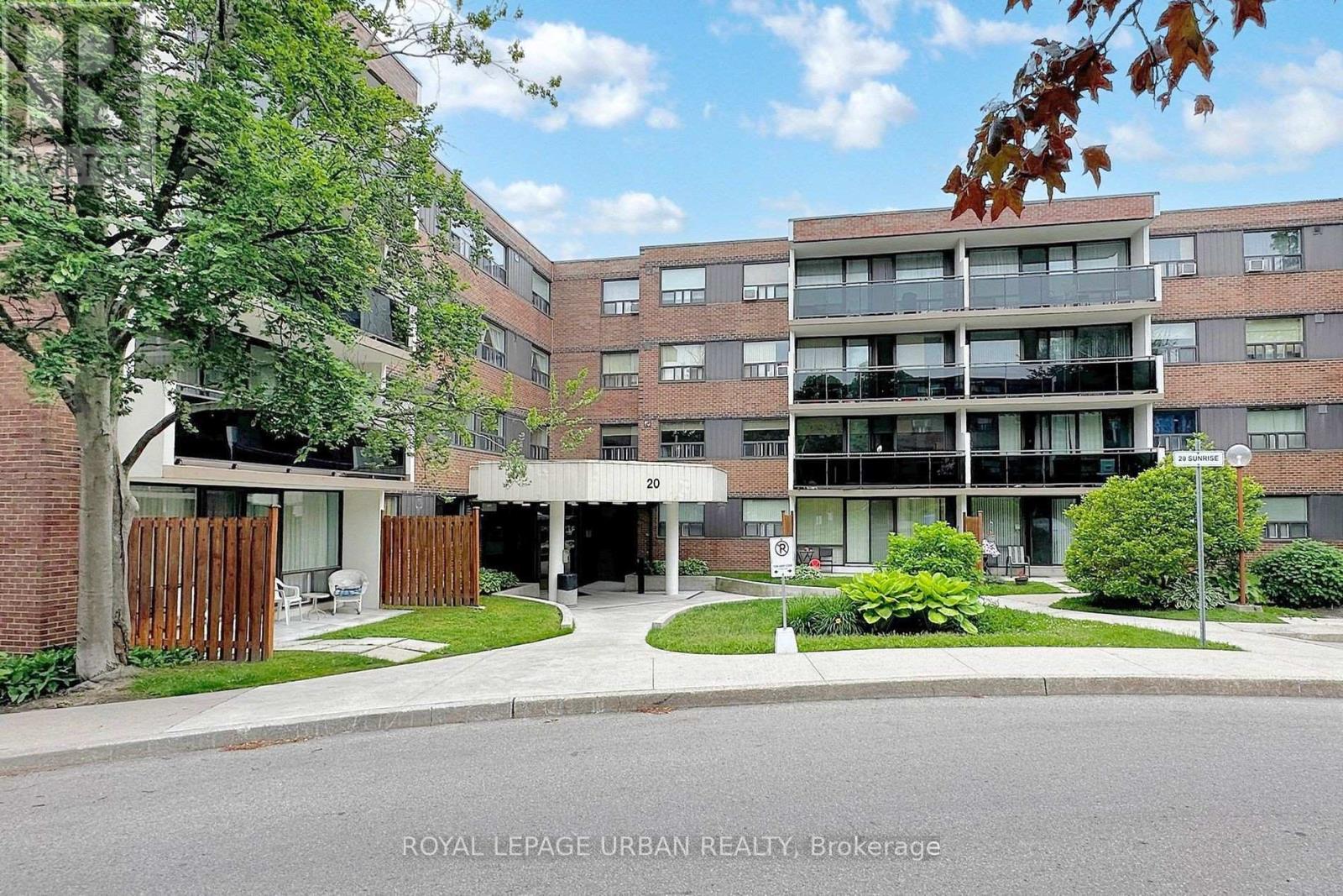 102 20 Sunrise Ave, Toronto, ON M4A 2R2