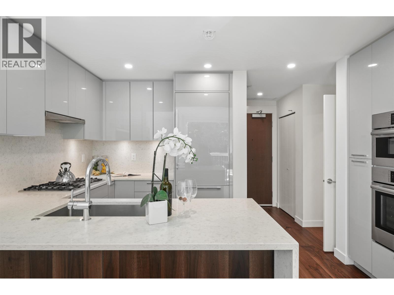 5058 Cambie Street Unit 107, Vancouver, BC V5Z 2Z5