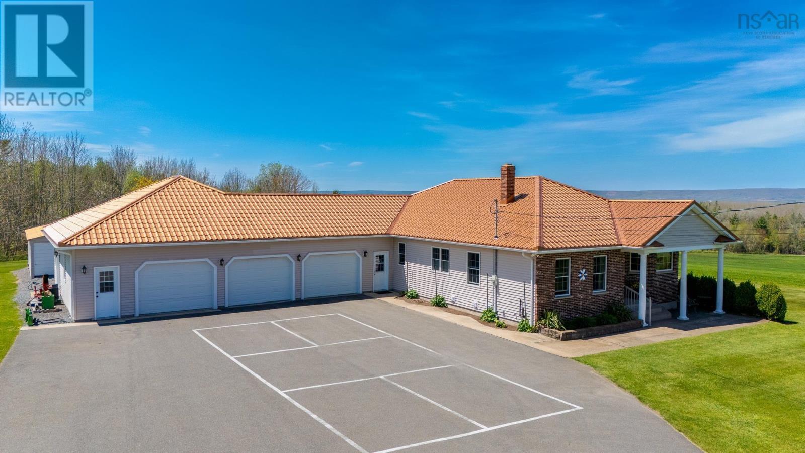 1153 Lockhart Mountain Rd, Coldbrook, NS B4R 1C1