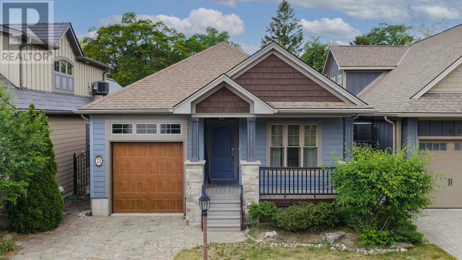 21 Wondergrove Ct, Lambton Shores, ON N0M 1T0