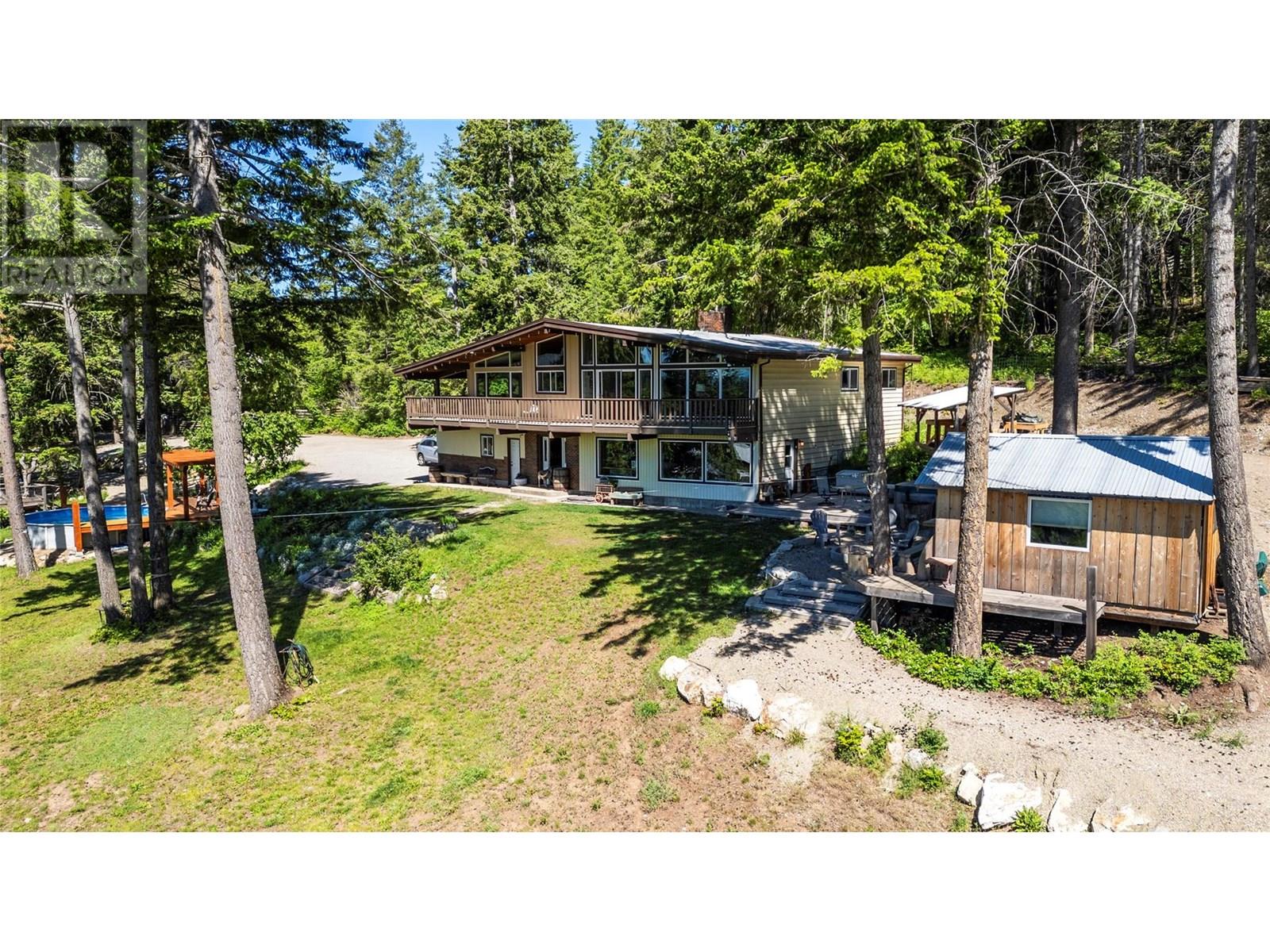 922 Mobley Rd, Tappen, BC V0E 2X1