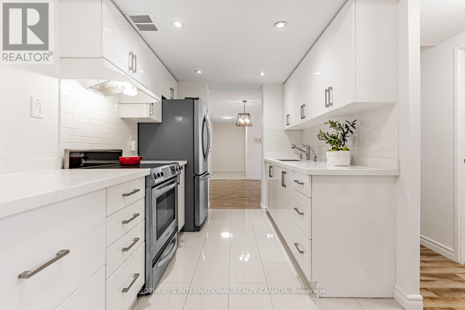 1104 3151 Bridletowne Cir, Toronto, ON M1W 2T1