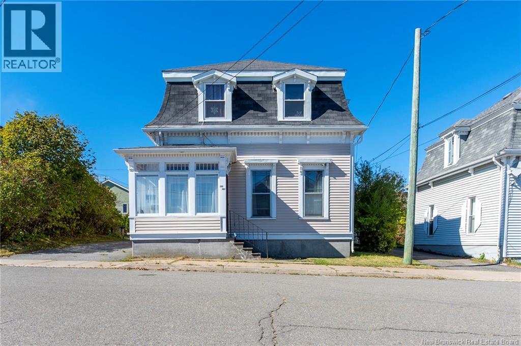 201-203 Guilford St, Saint John, NB E2M 1V8