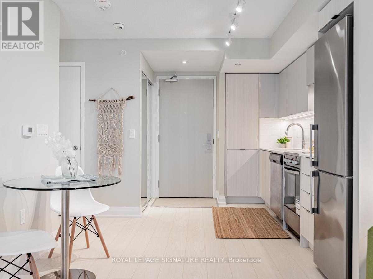 1104 30 Gibbs Rd, Toronto, ON M9B 0E4