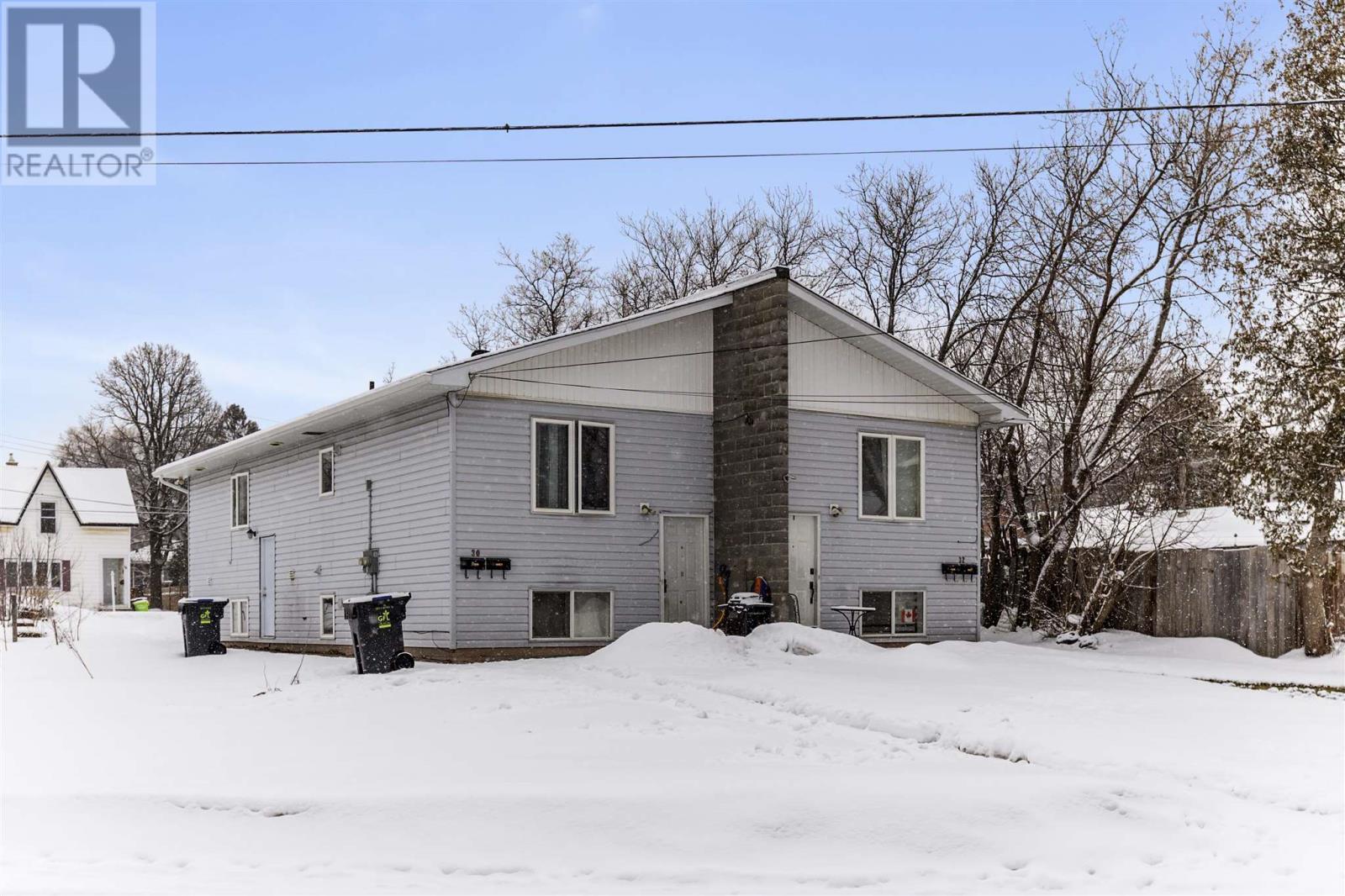 30-32 Wemyss St, Sault Ste. Marie, ON P6B 1B3