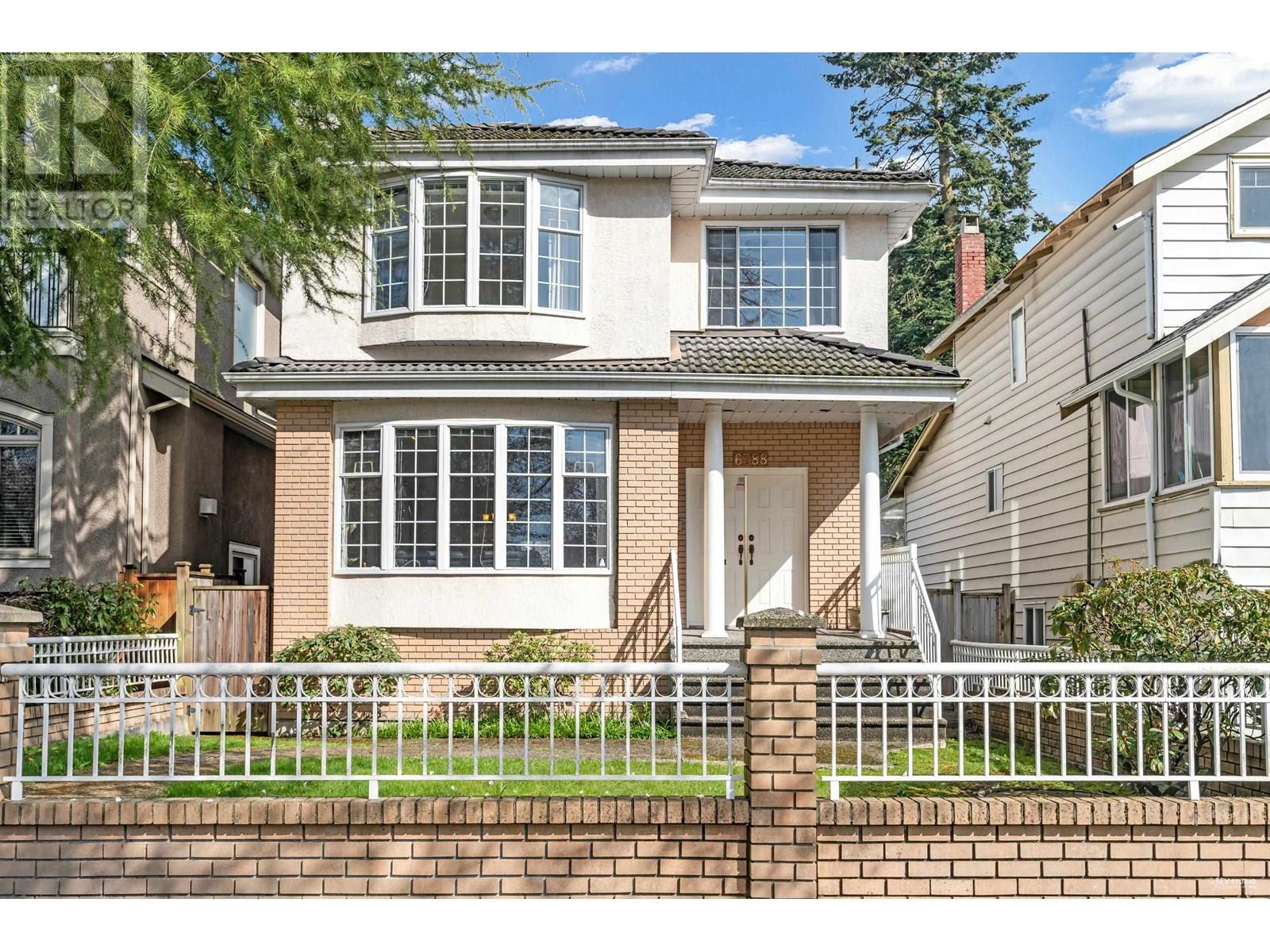 6388 Laburnum St, Vancouver, BC V6M 3S9