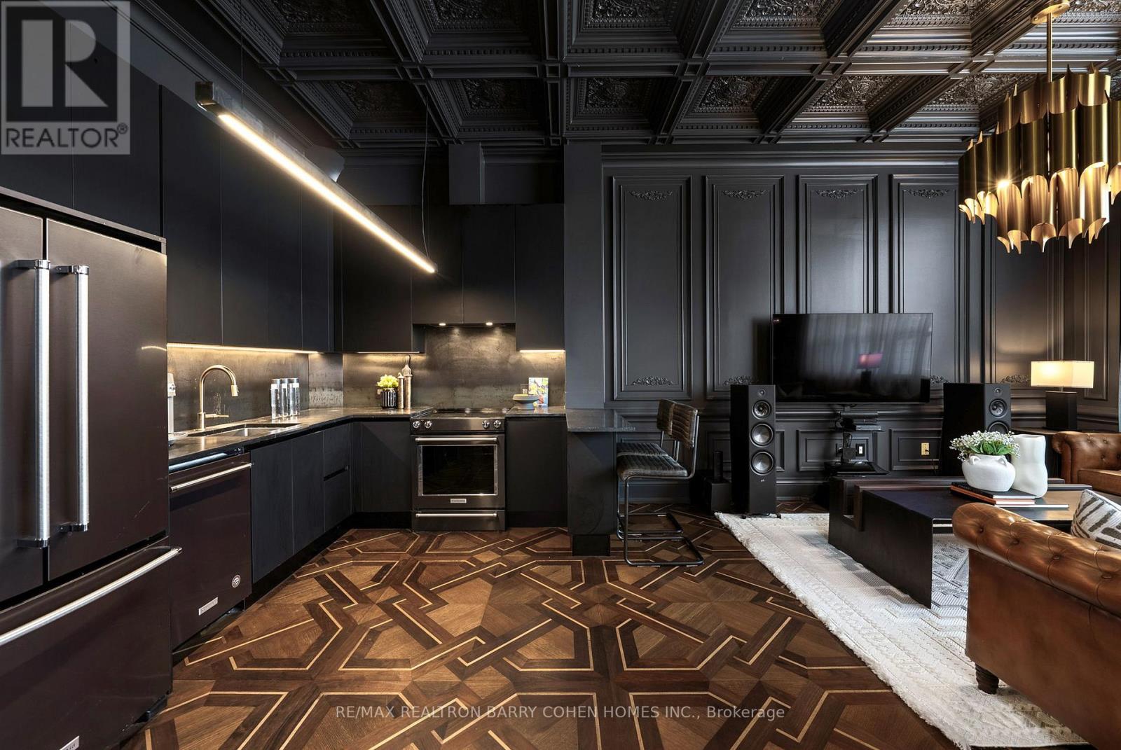 116 1001 Roselawn Ave, Toronto, ON M6B 4M4