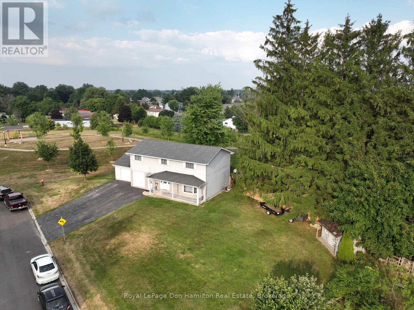 100 Arthur St, Minto, ON N0G 2P0