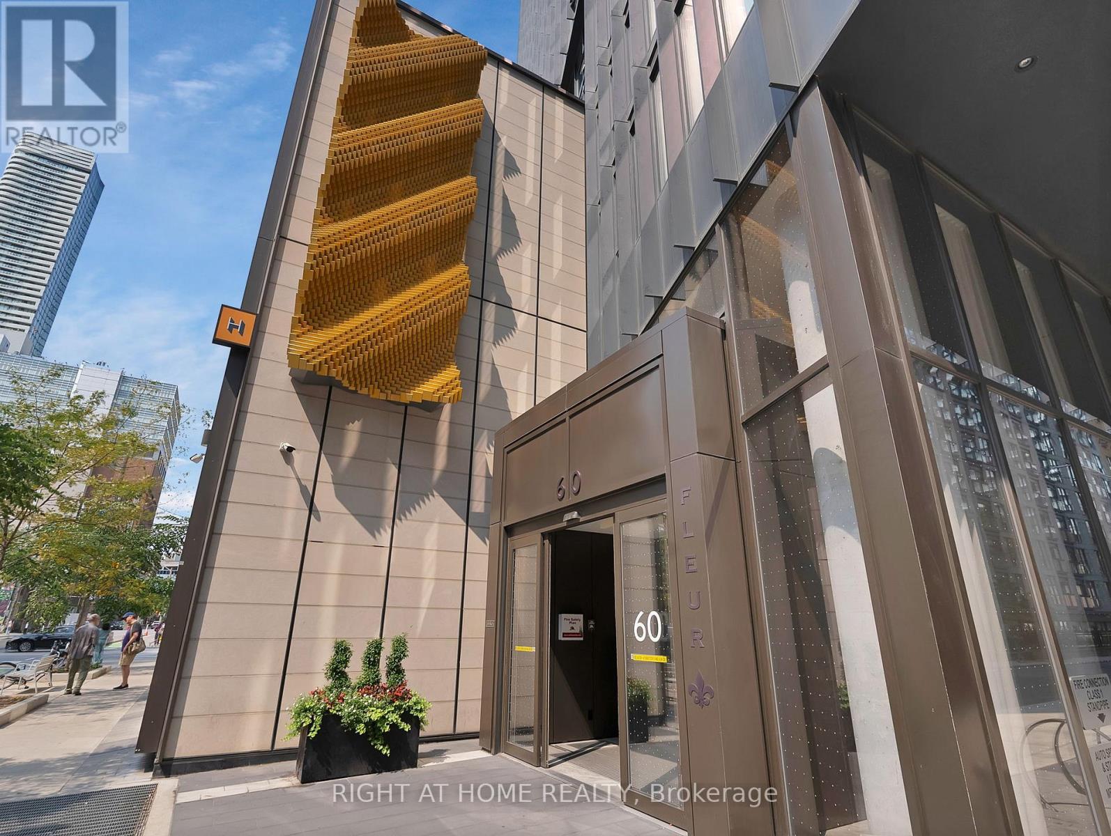 506 60 Shuter St, Toronto, ON M5B 0B7
