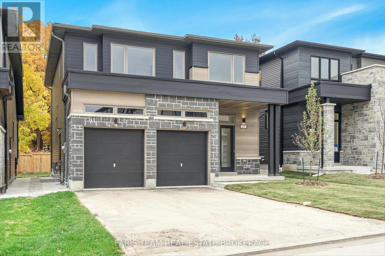 89 Berkely St, Wasaga Beach, ON L9Z 2N5