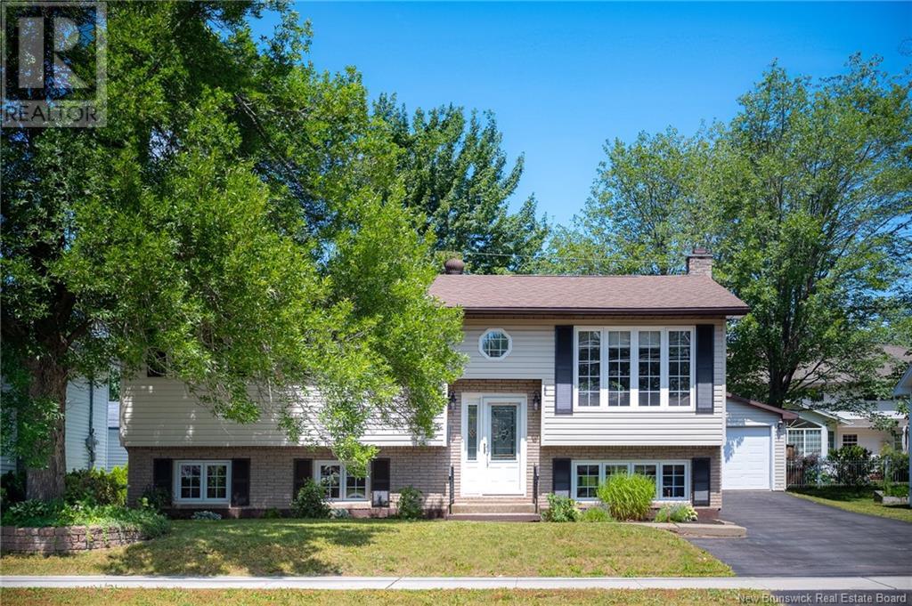 223 Hennessey Rd, Moncton, NB E1A 5P2
