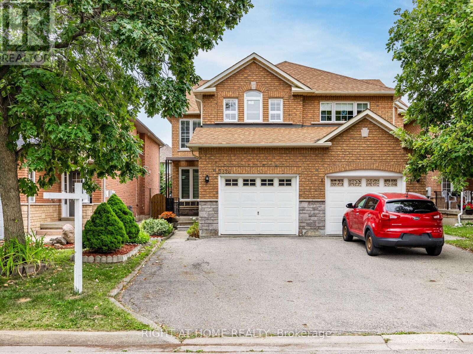 5326 Marblewood Dr, Mississauga, ON L5V 2K8