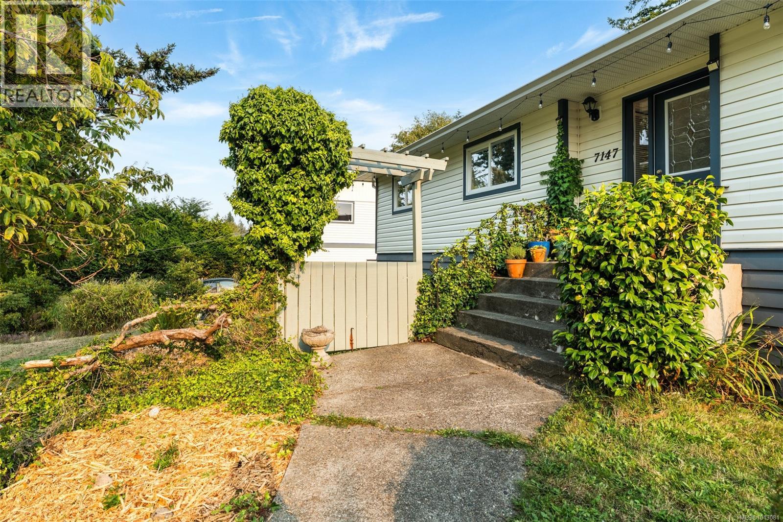 7147 Wright Rd, Sooke, BC V9Z 0S5