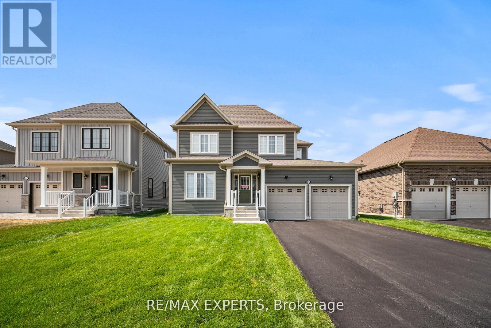 216 Cubitt St, Clearview, ON L0M 1S0