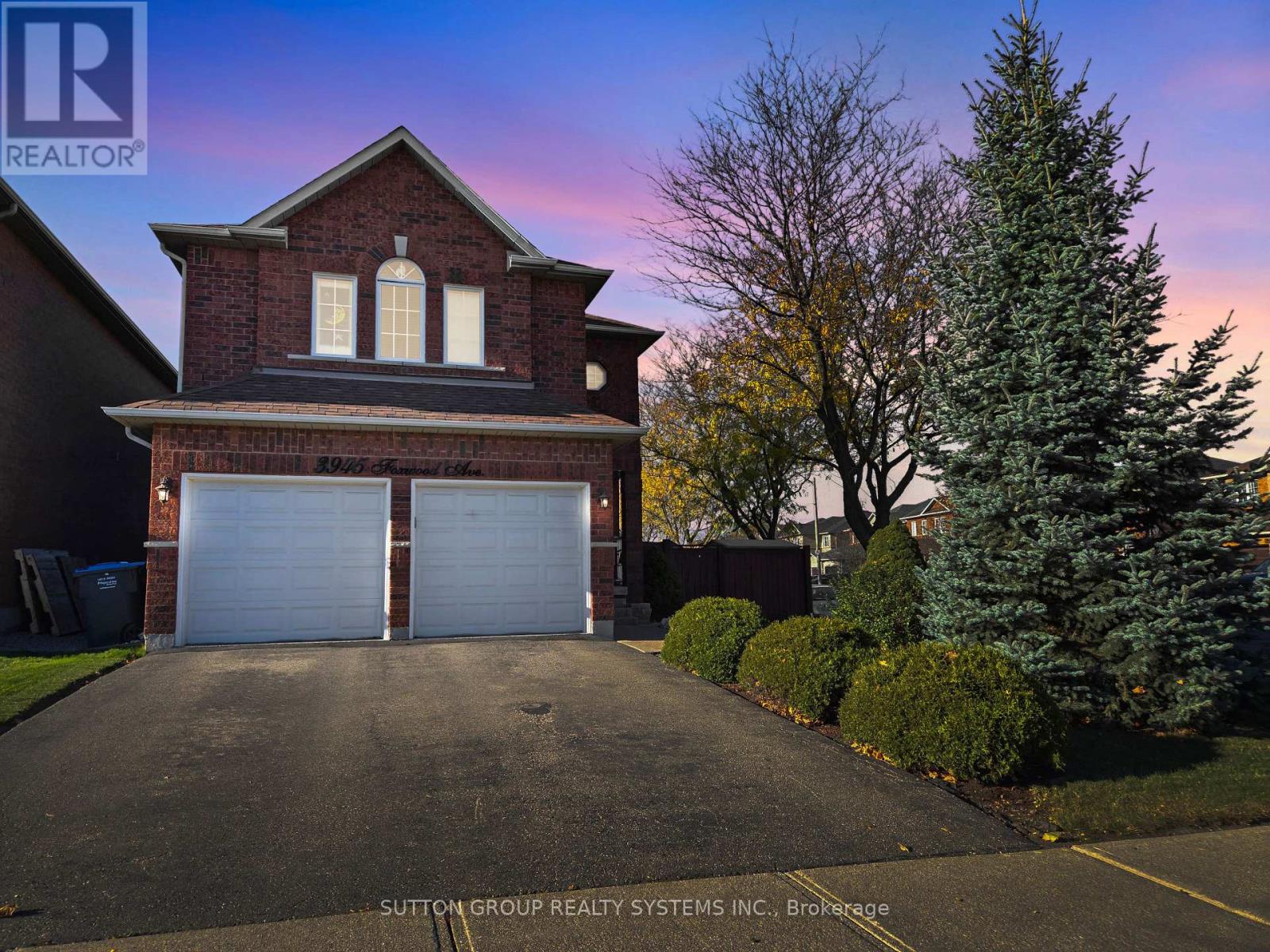 3945 Foxwood Ave, Mississauga, ON L5N 7V4
