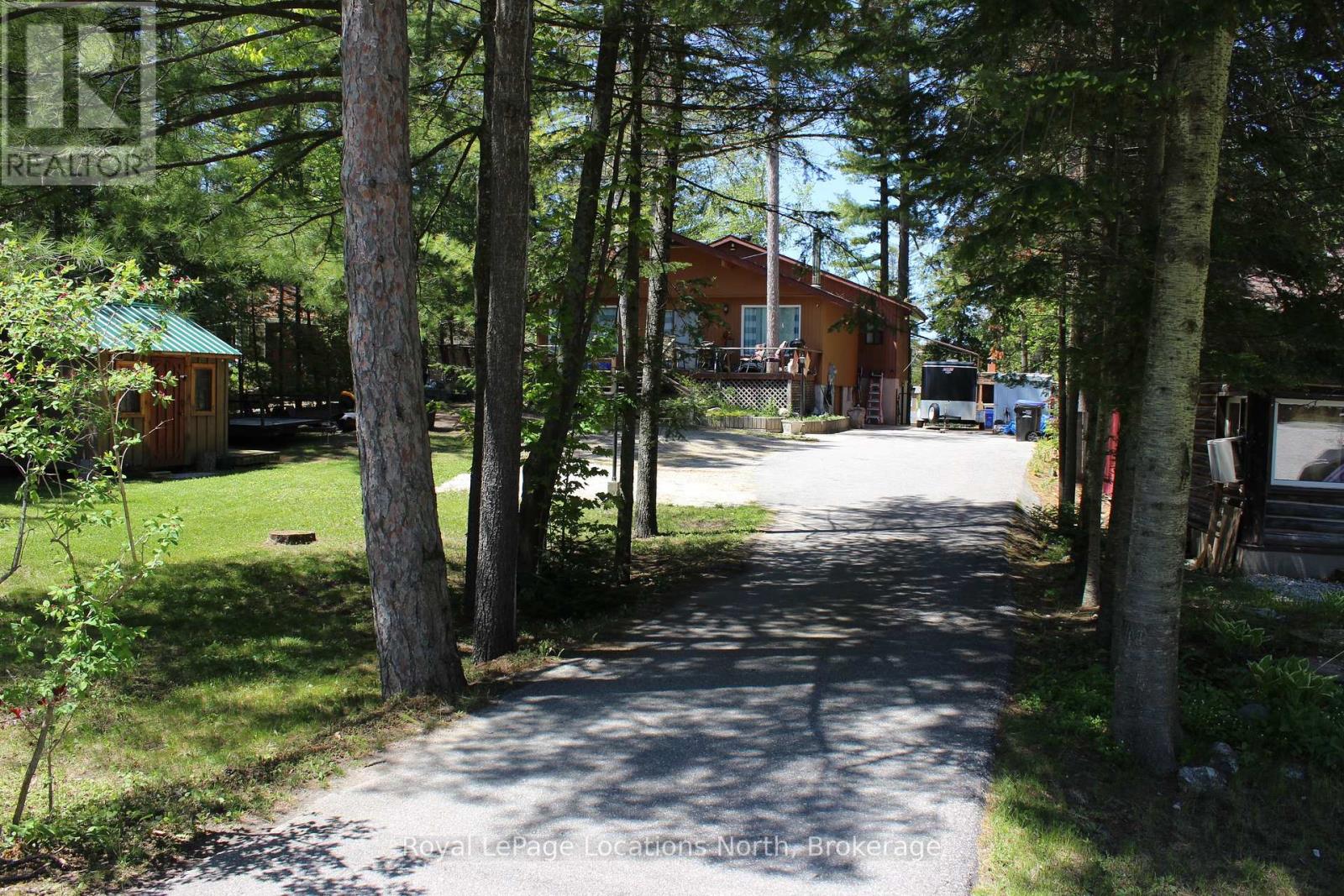 30 Earl St, Wasaga Beach, ON L9Z 2M6