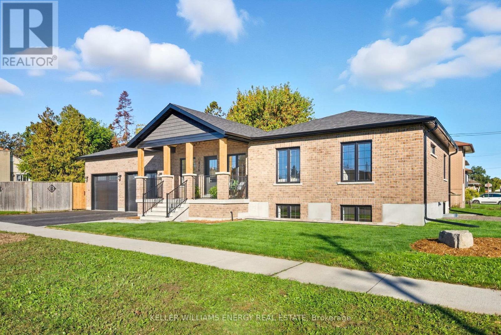 476 Beurling Ave, Oshawa, ON L1J 5J7