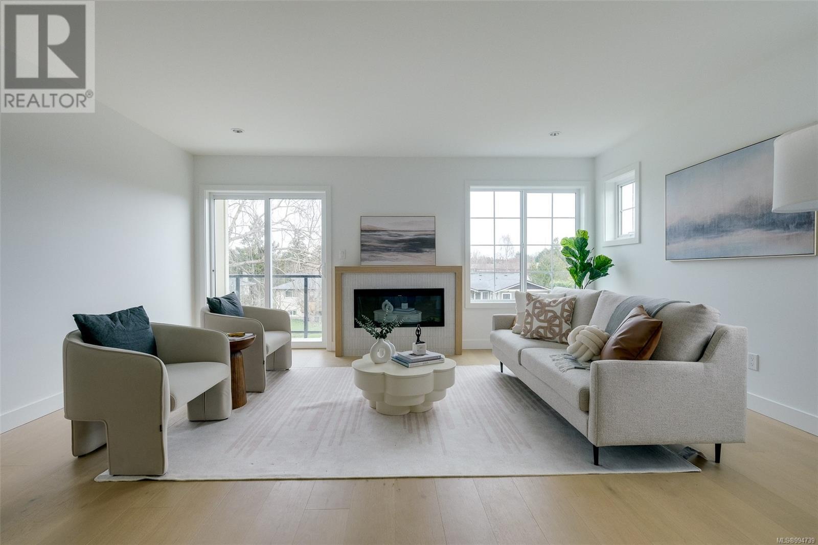 3907 Cedar Hill Road #11, Saanich, BC V8P 3Z8
