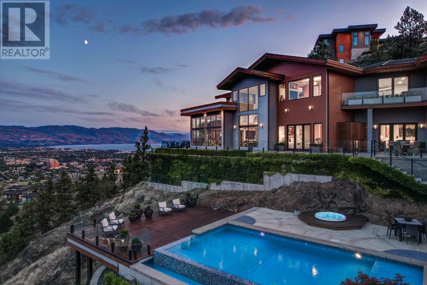 733 Forestridge Ln, Kelowna, BC V1V 2Y3