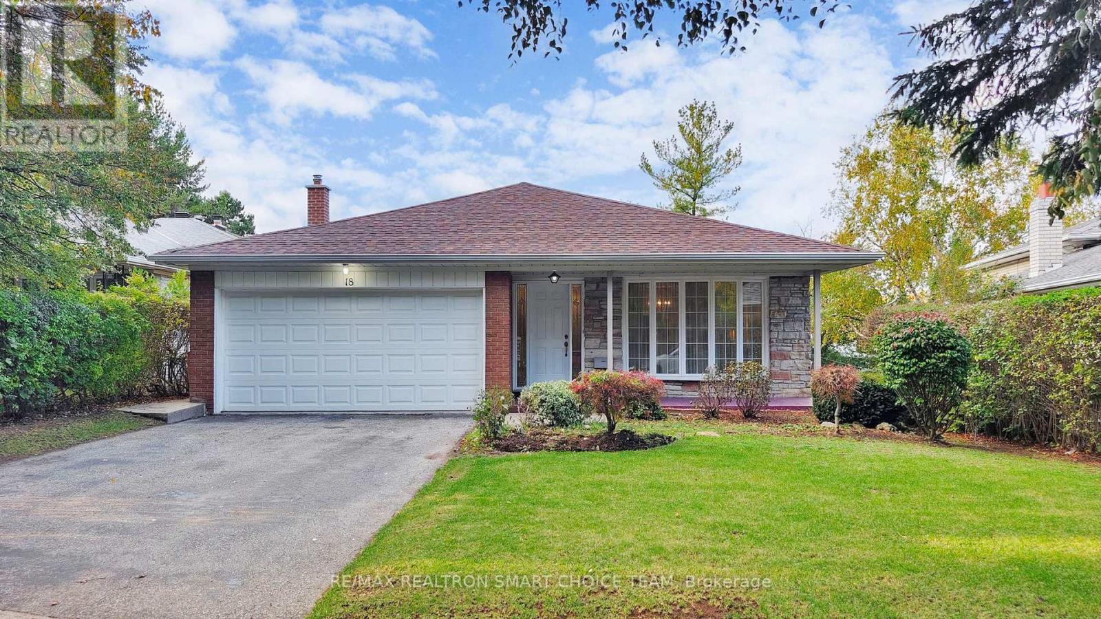 18 Brenham Cres, Toronto Newtonbrook East, ON M2M 2L1