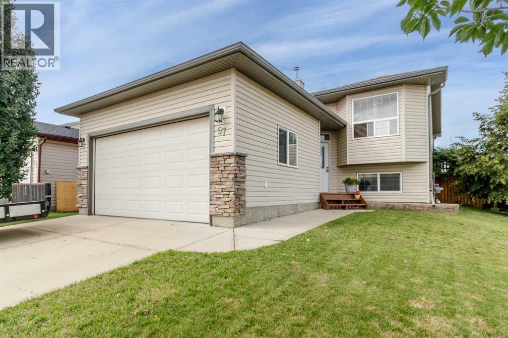 57 Pine Cres, Blackfalds, AB T4M 0E2