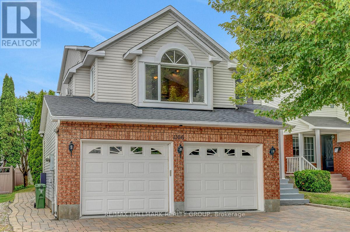 1166 Ambercrest St, Ottawa, ON K1J 1B2