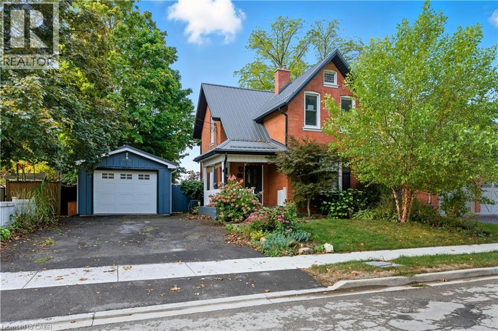 21 Orkney St W, Caledonia, ON N3W 1B1