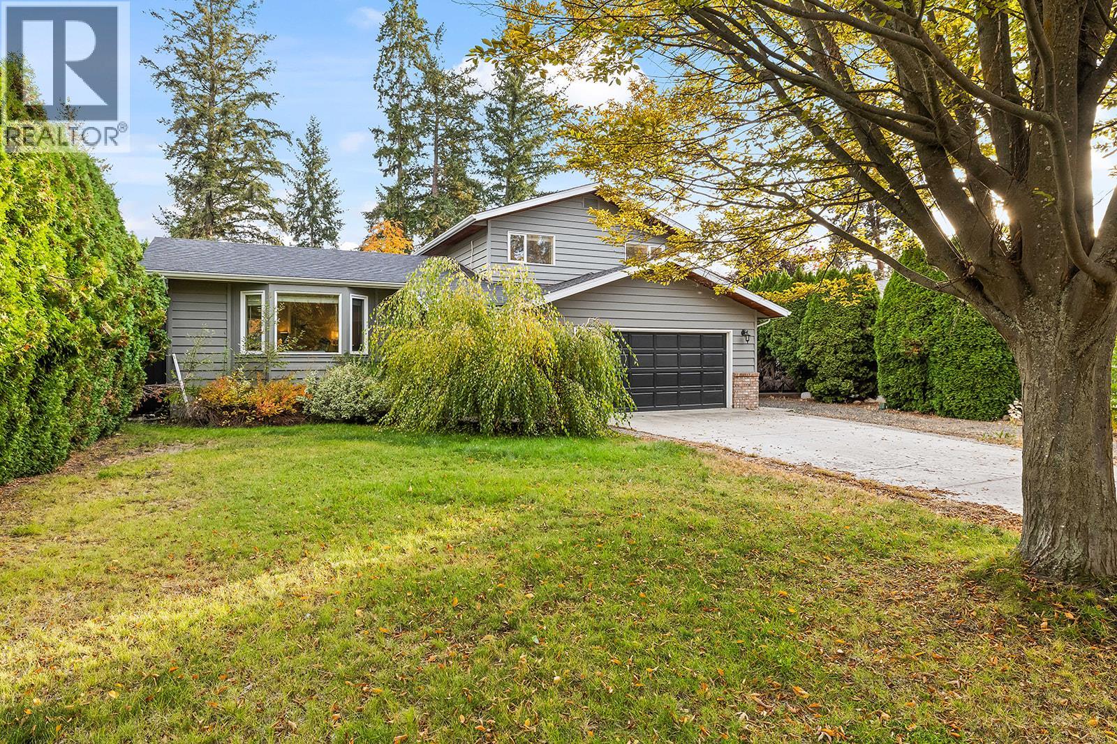 875 Coronado Cres, Kelowna, BC V1W 2K3