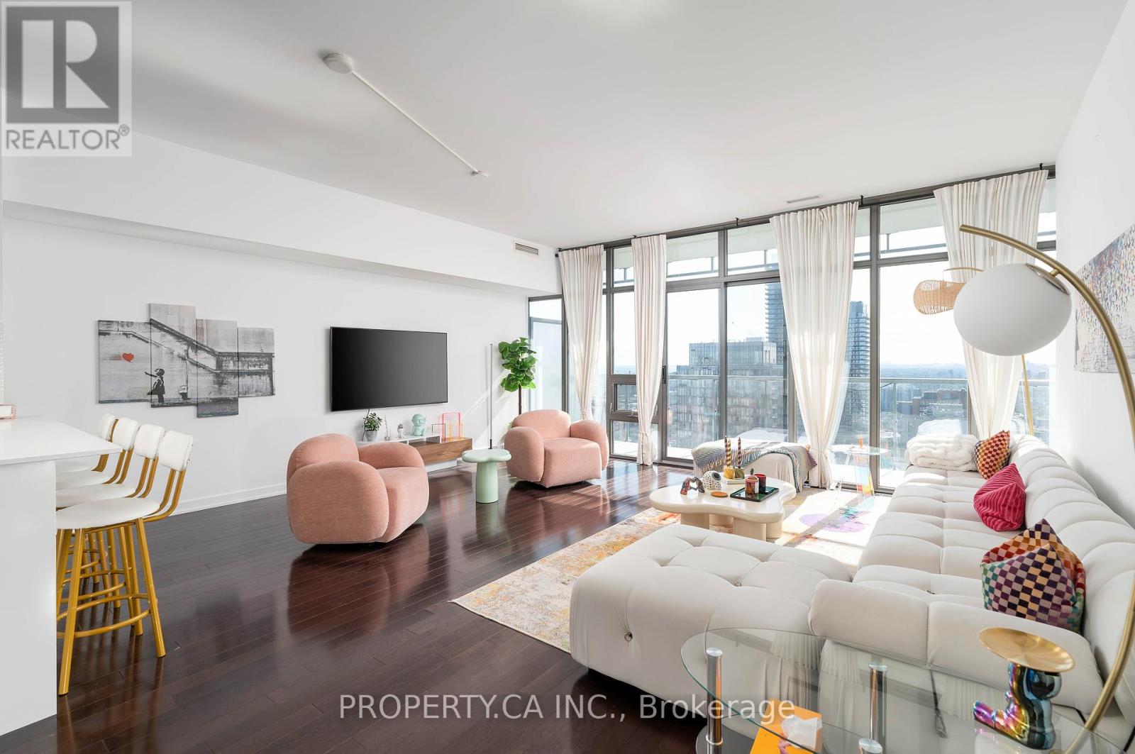 3606 33 Charles St E, Toronto, ON M4Y 0A2