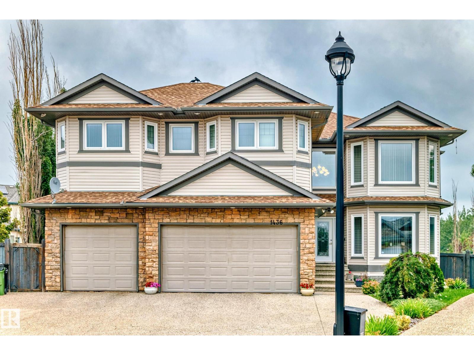1436 Bishop Pt SW, Edmonton, AB T6W 1H3